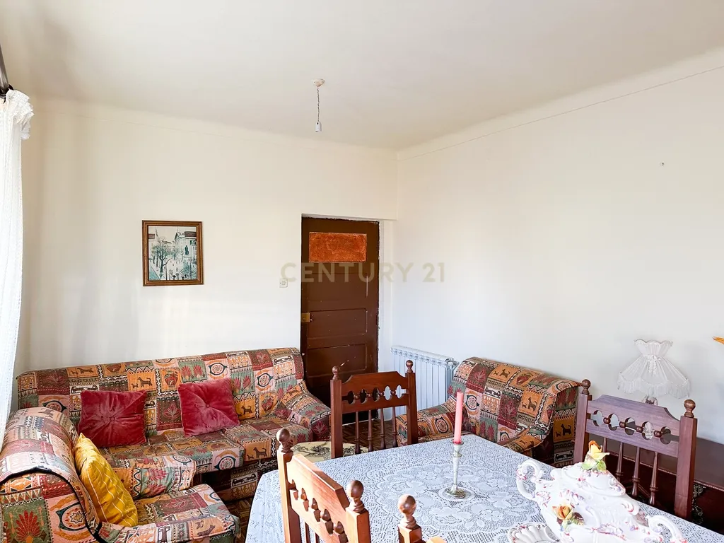 Casa Isolada com Adega e Terraço em Penhas Juntas, Vinhais. - Image 8