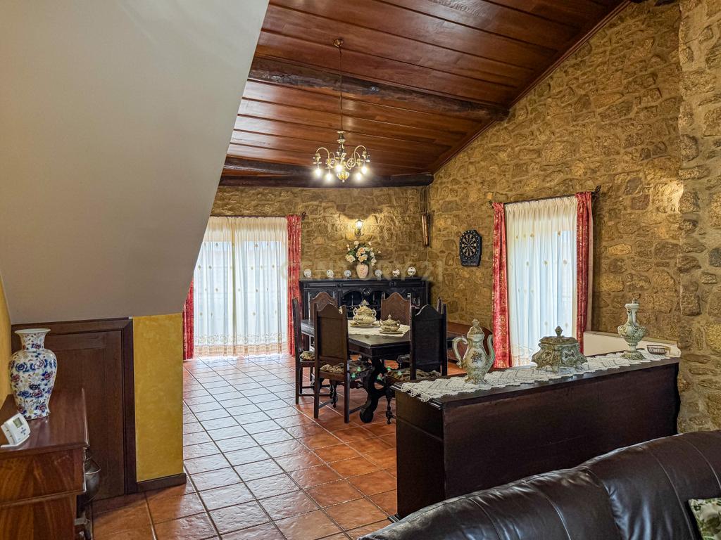Moradia de Pedra em Rossas - Image 12