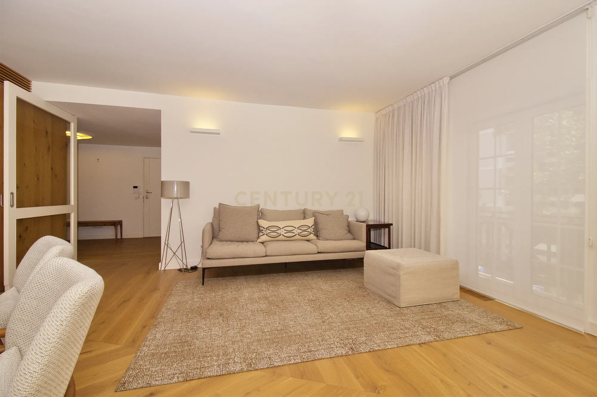 Apartamento T4+1 totalmente remodelado com Garagem no Príncipe Real - Image 5