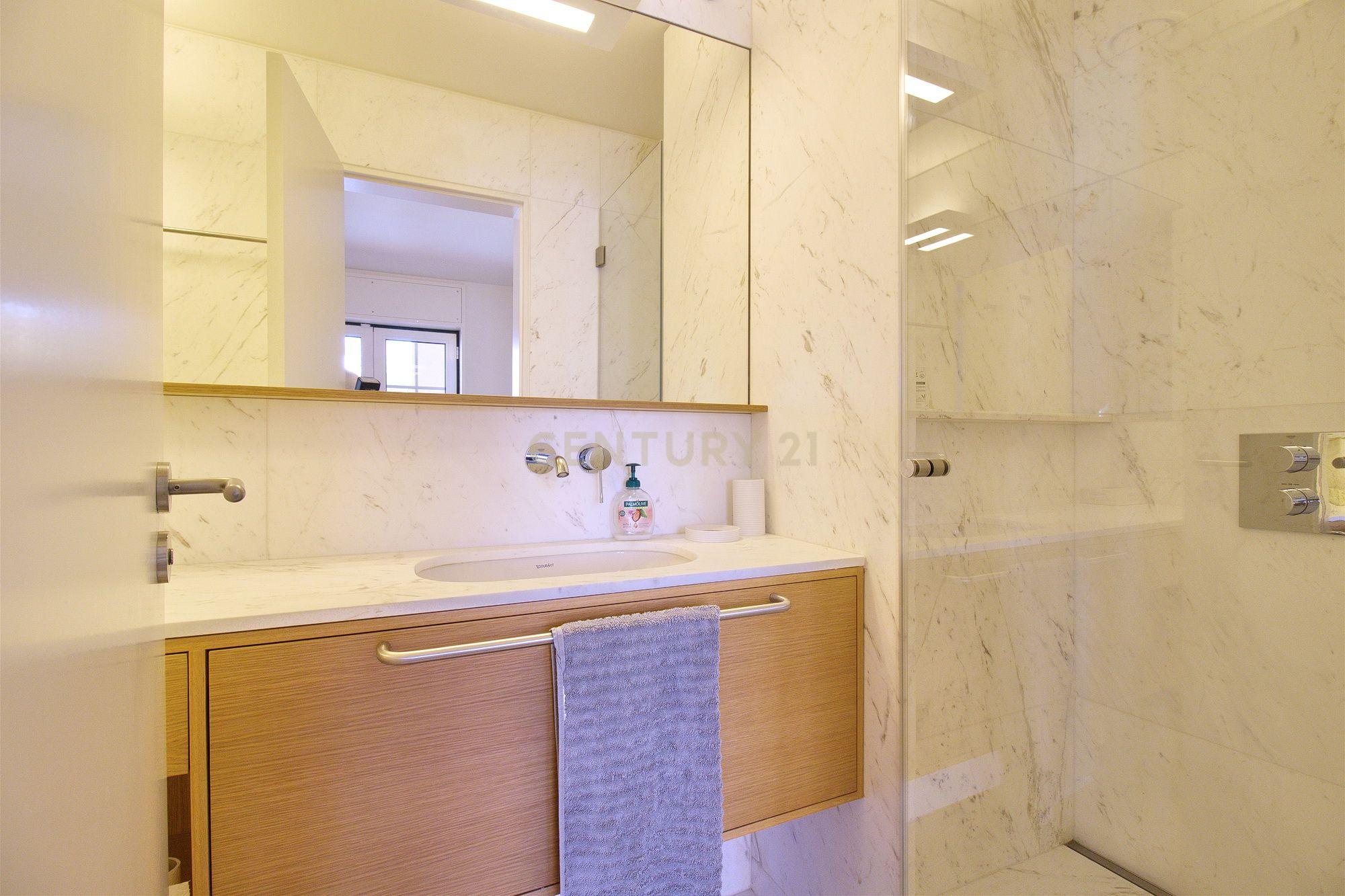 Apartamento T4+1 totalmente remodelado com Garagem no Príncipe Real - Image 20