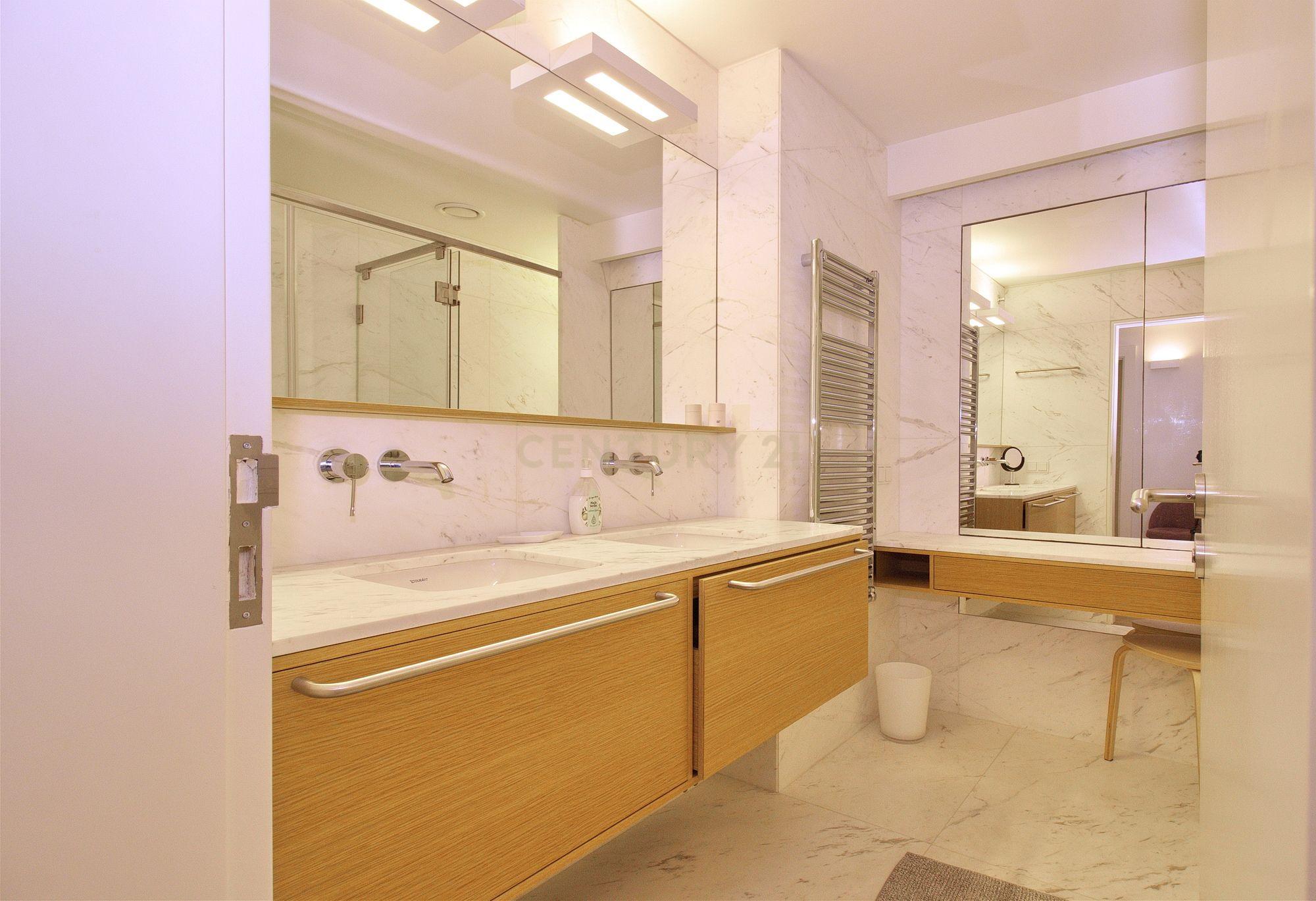 Apartamento T4+1 totalmente remodelado com Garagem no Príncipe Real - Image 28