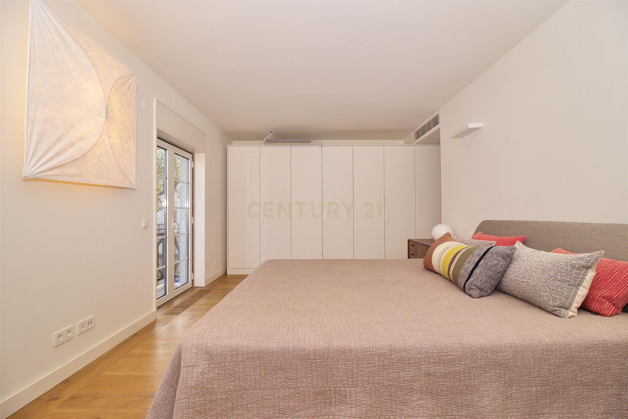 Apartamento T4+1 totalmente remodelado com Garagem no Príncipe Real - Image 25