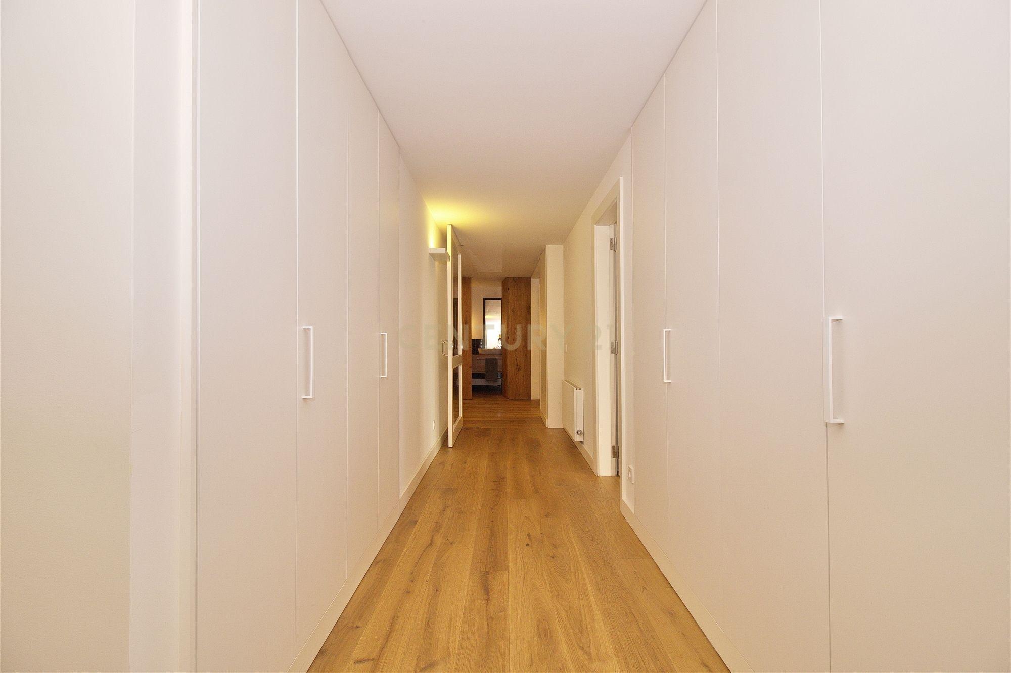 Apartamento T4+1 totalmente remodelado com Garagem no Príncipe Real - Image 18