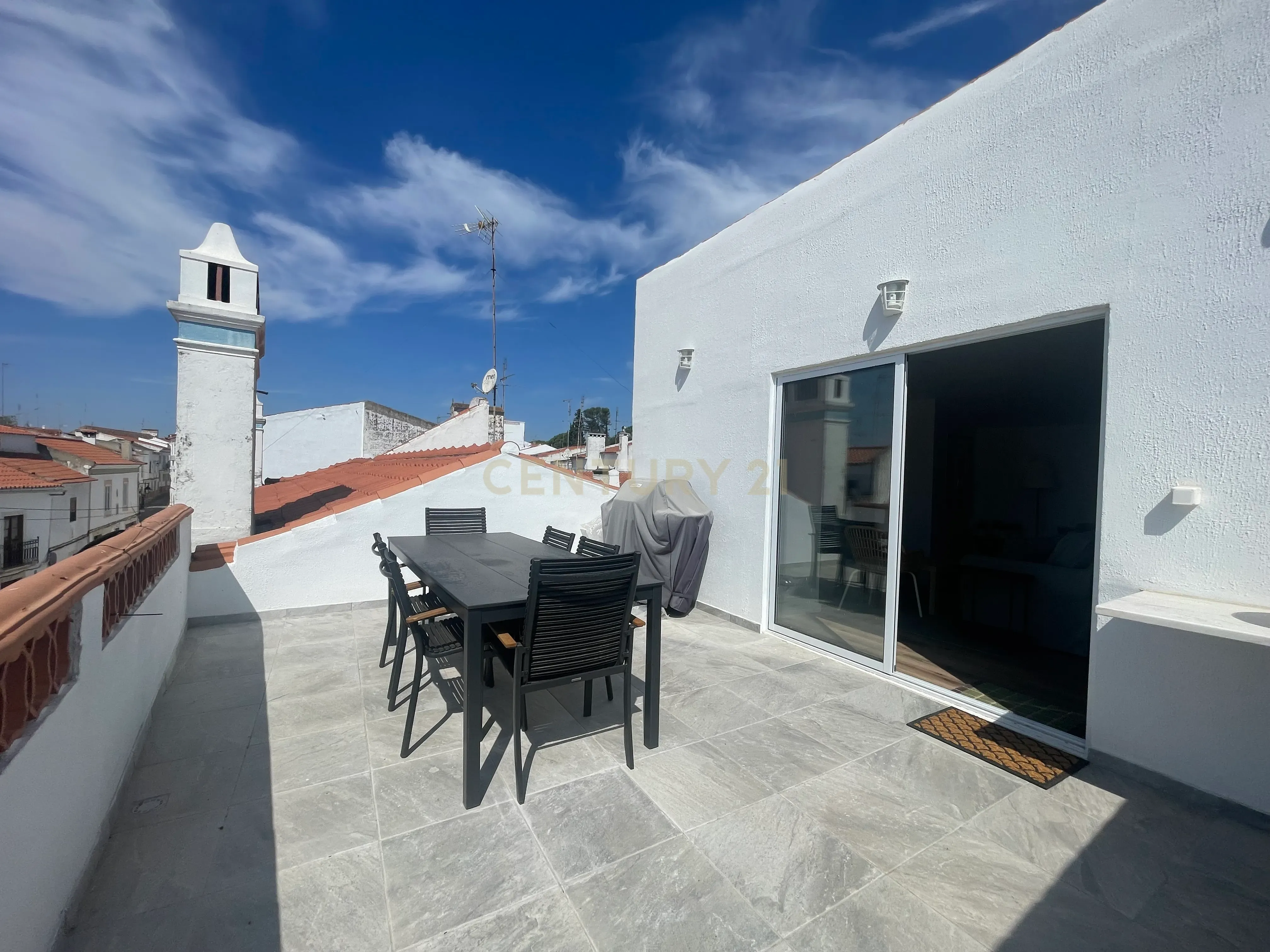 Apartamento T3 Duplex à Venda em Vila Viçosa - Mobilado e Equipado, Pronto a Habitar! - Image 2