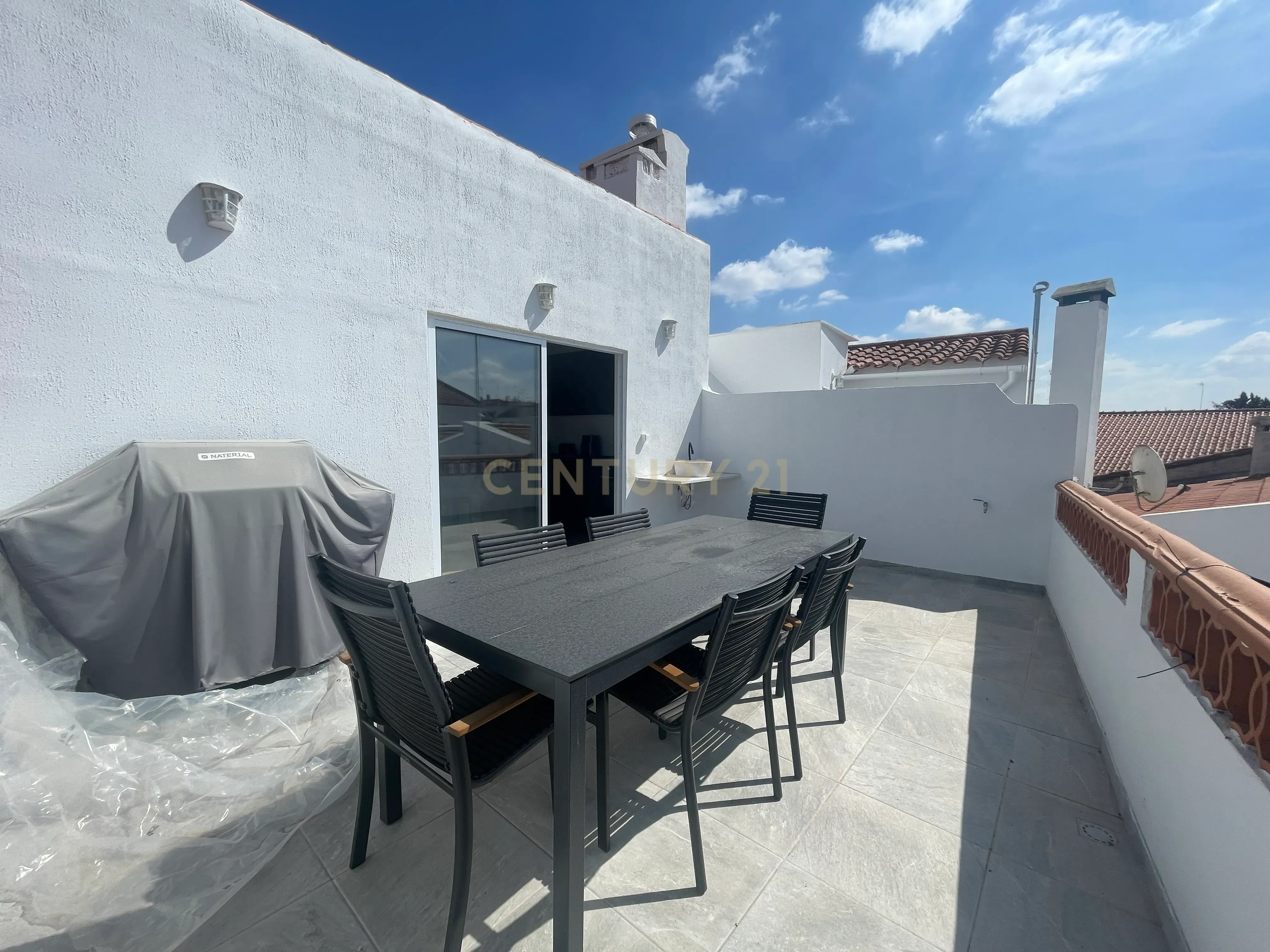 Apartamento T3 Duplex à Venda em Vila Viçosa - Mobilado e Equipado, Pronto a Habitar! - Image 3