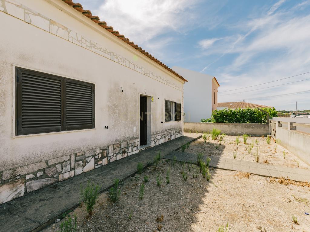 Moradia Isolada T2 Alto-Estanqueiro - Image 19