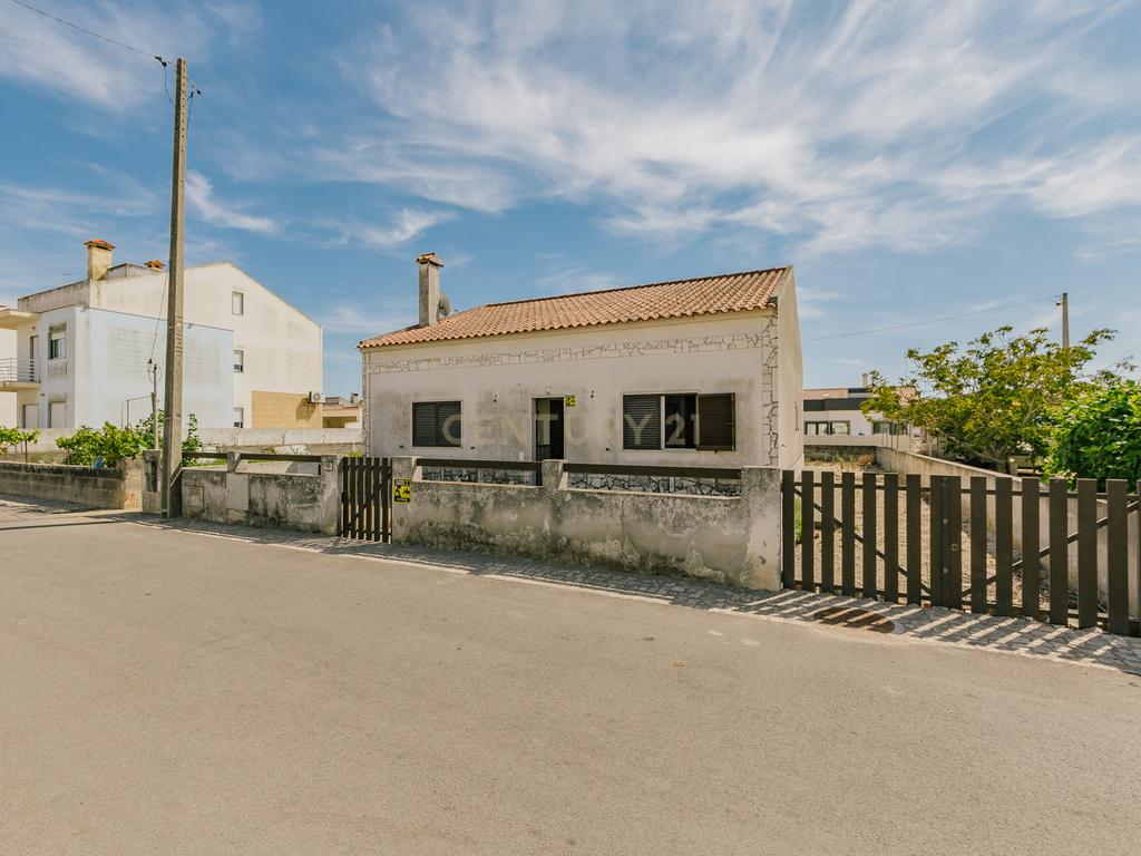 Moradia Isolada T2 Alto-Estanqueiro - Image 1