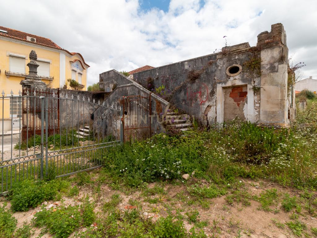 Oportunidade Única: Terreno Urbano em Alcobaça - Image 7
