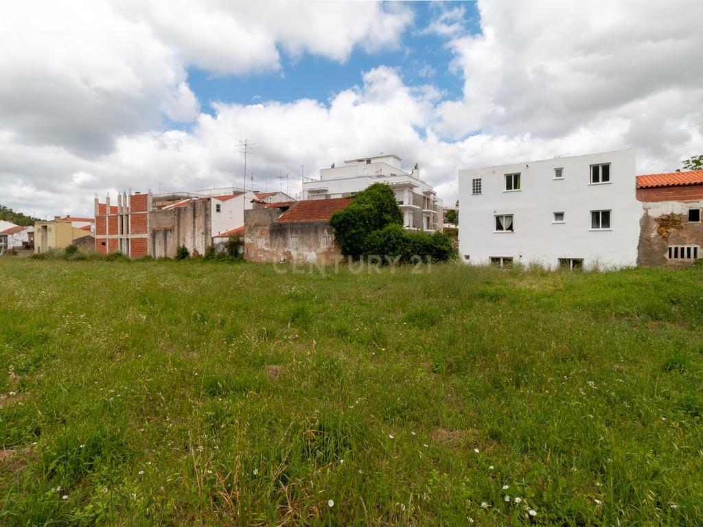 Oportunidade Única: Terreno Urbano em Alcobaça - Image 11