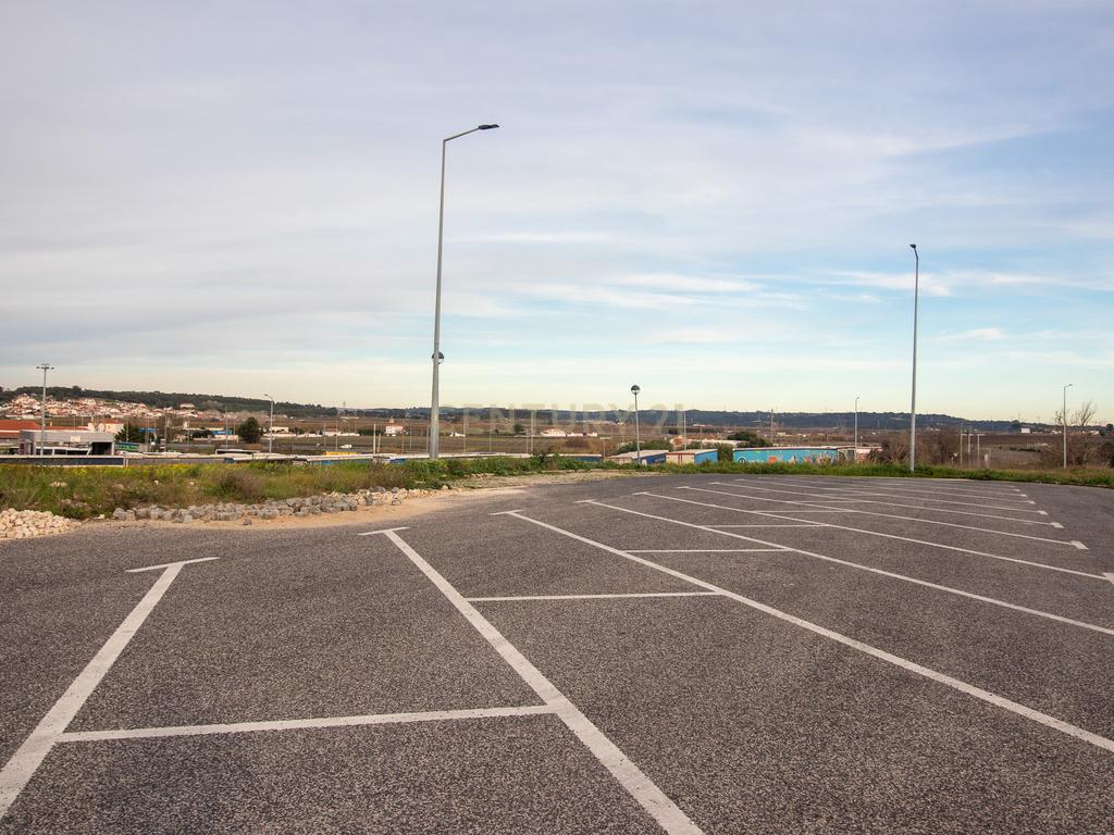 Lote Urbano localizado em Alenquer, com 385m2, para construção de prédio - Image 5