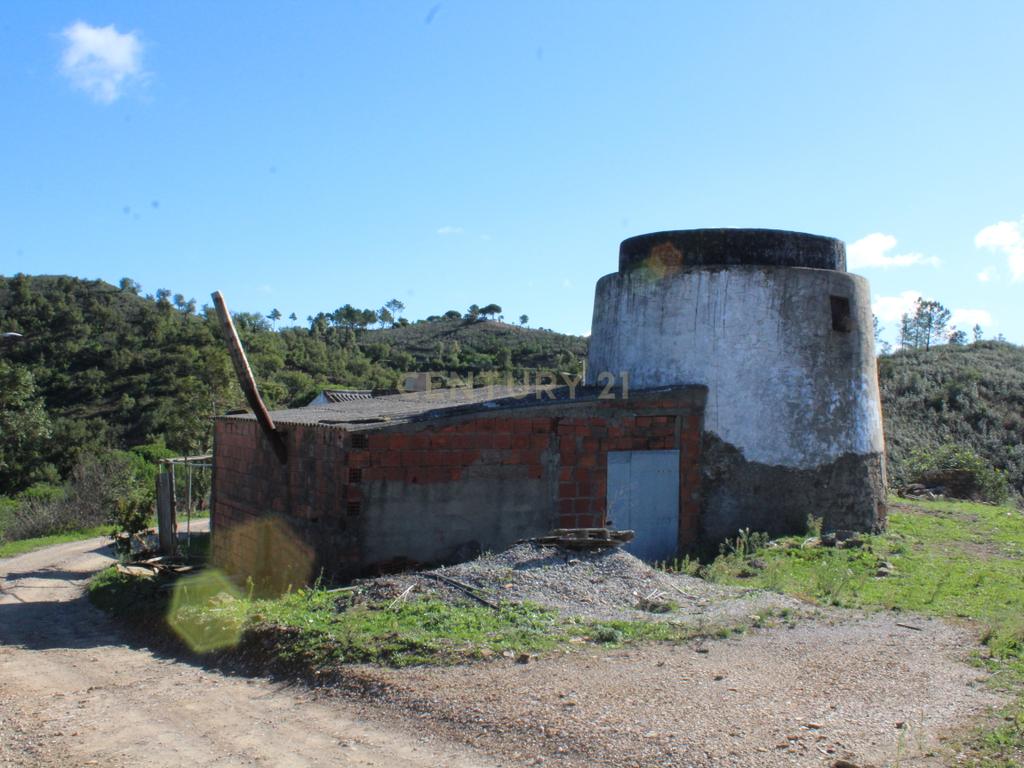 Moradia para restaurar em Alcaria de Cume ( Sta Catarina da Fonte do Bispo ) - Image 7