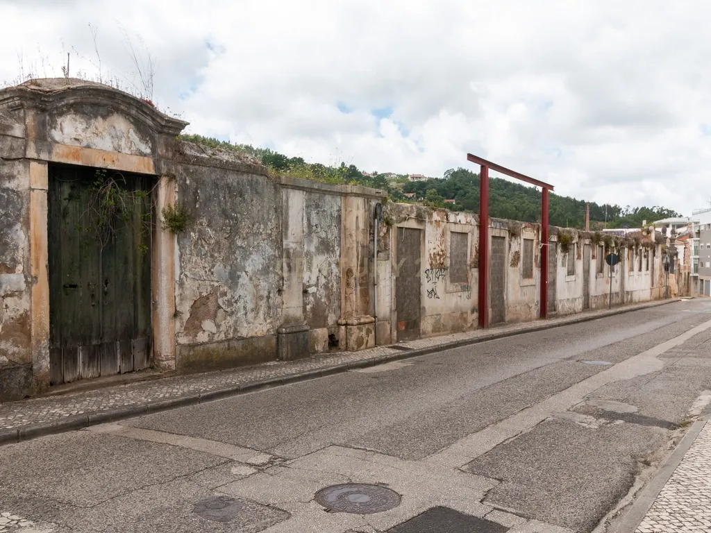 Oportunidade Única: Terreno Urbano em Alcobaça - Image 2