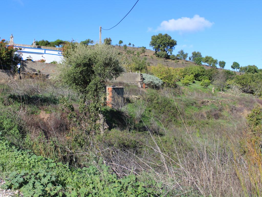 Moradia para restaurar em Alcaria de Cume ( Sta Catarina da Fonte do Bispo ) - Image 11