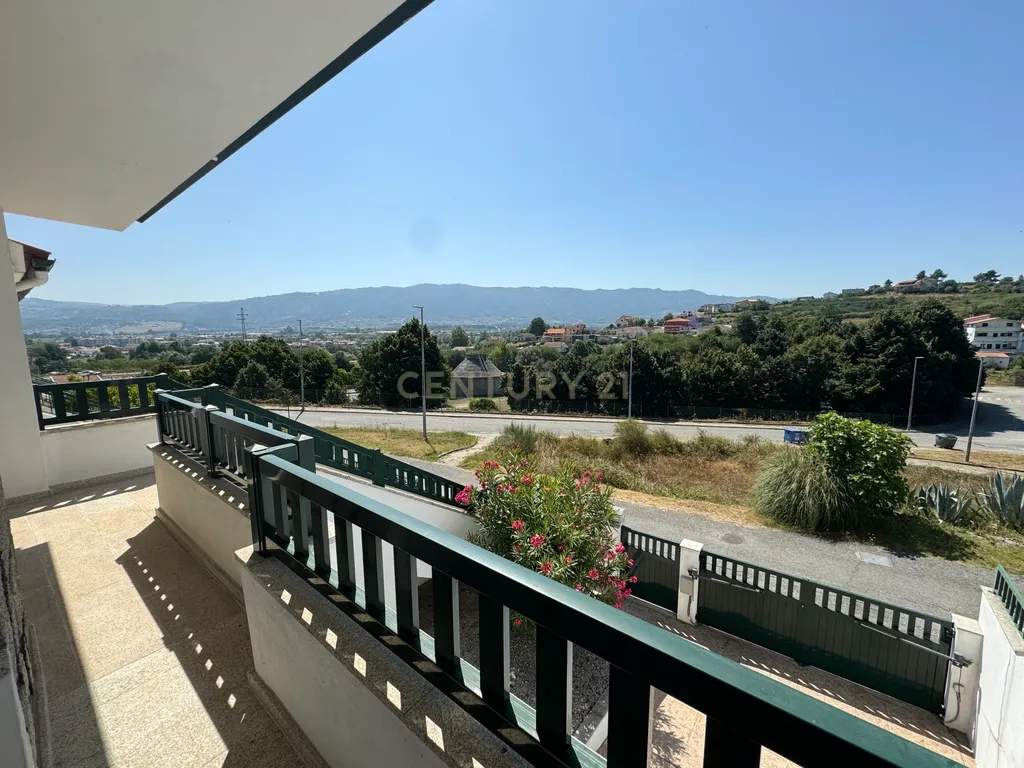 Moradia T4, Chaves - Image 6