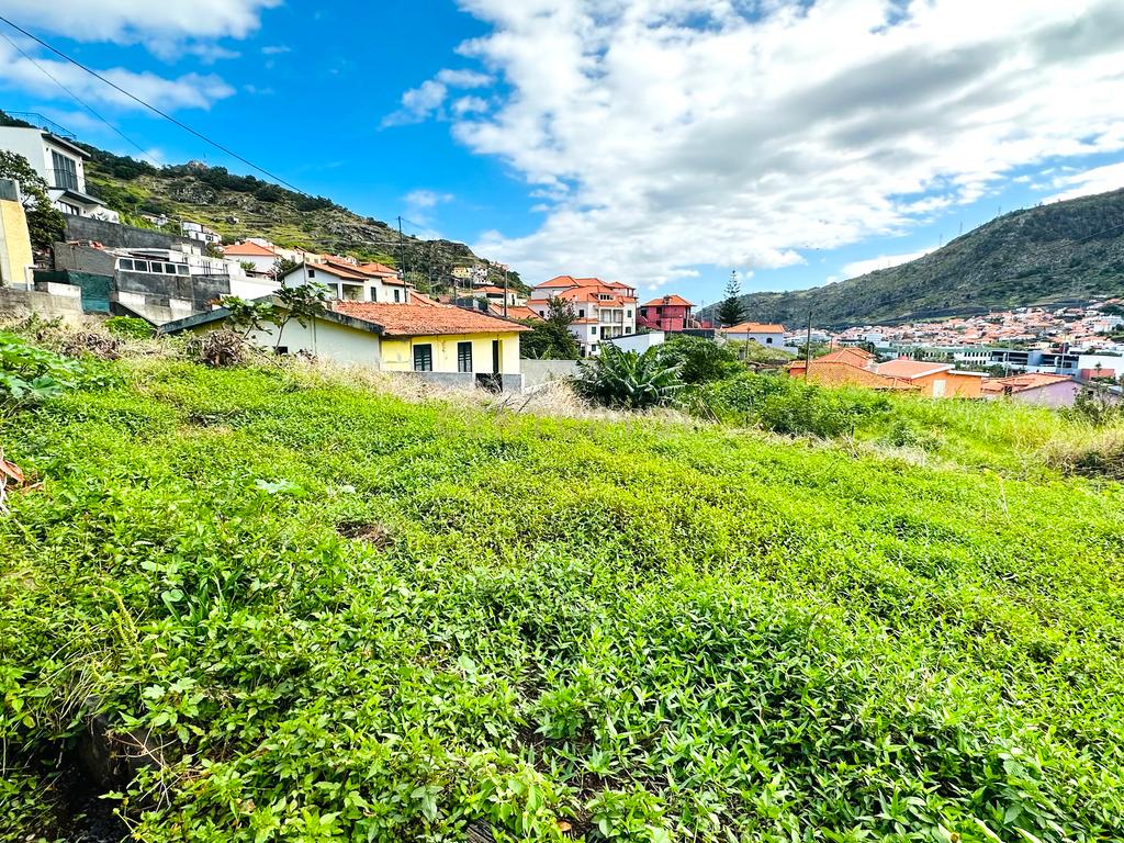 Terreno com moradia para recuperar no Poço Gil - Machico - Image 19