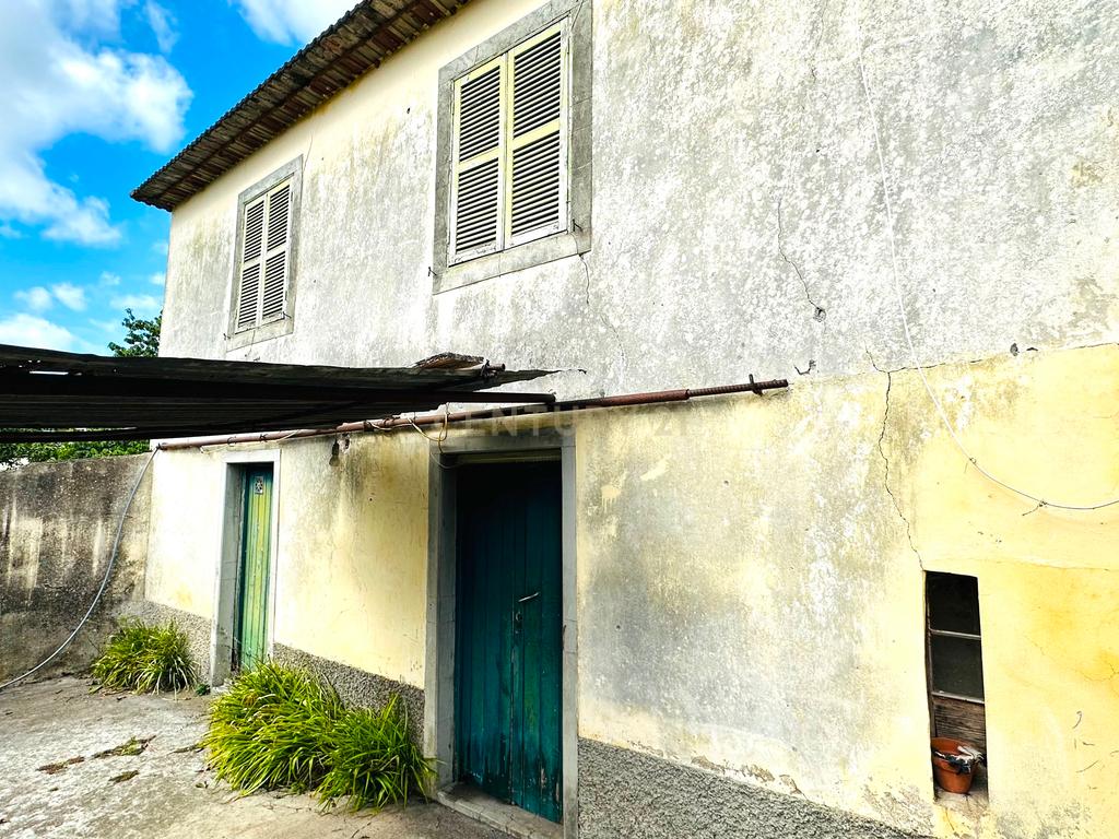 Terreno com moradia para recuperar no Poço Gil - Machico - Image 12