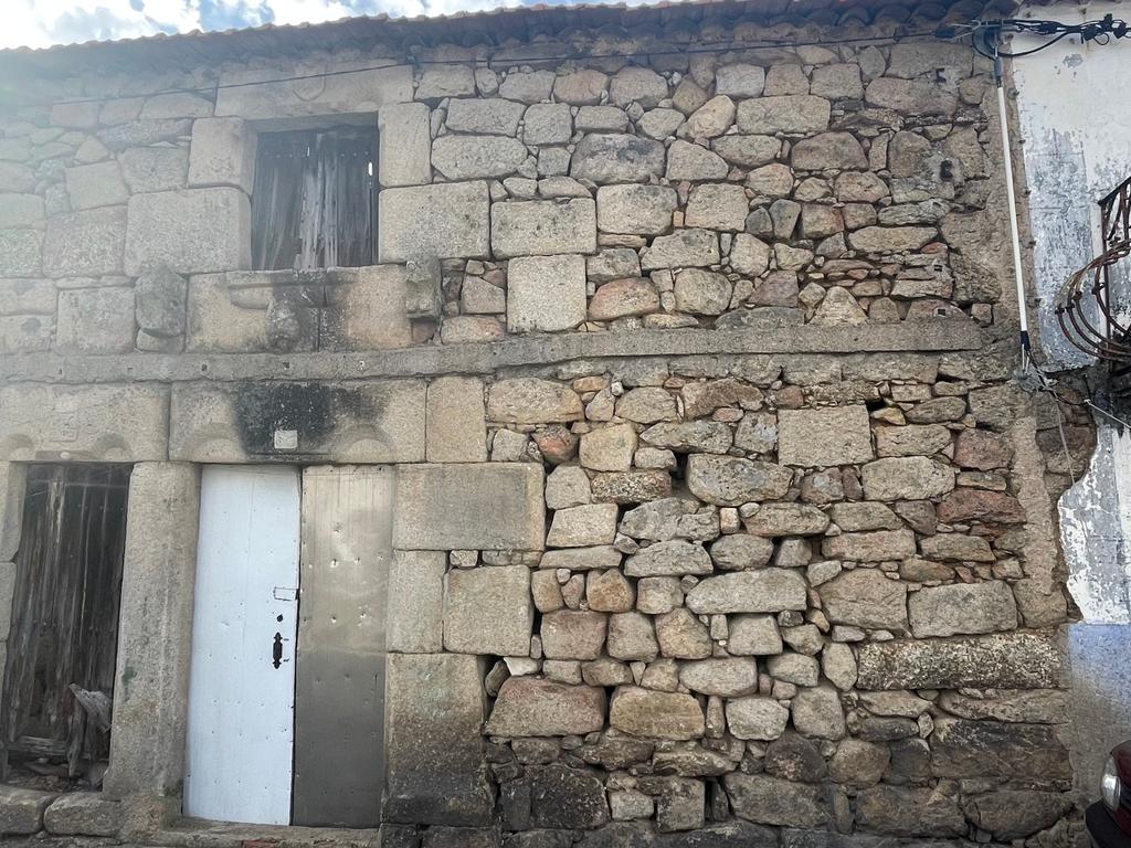 Moradias para reconstrução | Escalos de Baixo, Castelo Branco - Image 2
