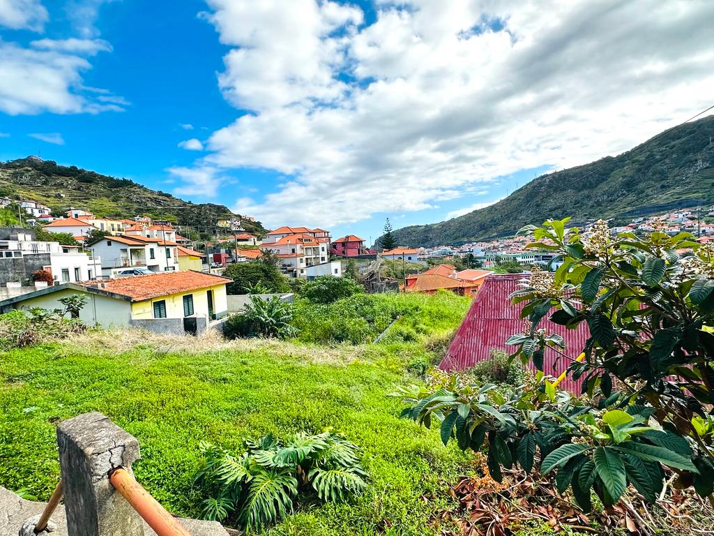 Terreno com moradia para recuperar no Poço Gil - Machico - Image 11