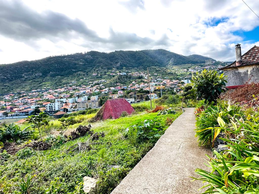 Terreno com moradia para recuperar no Poço Gil - Machico - Image 9