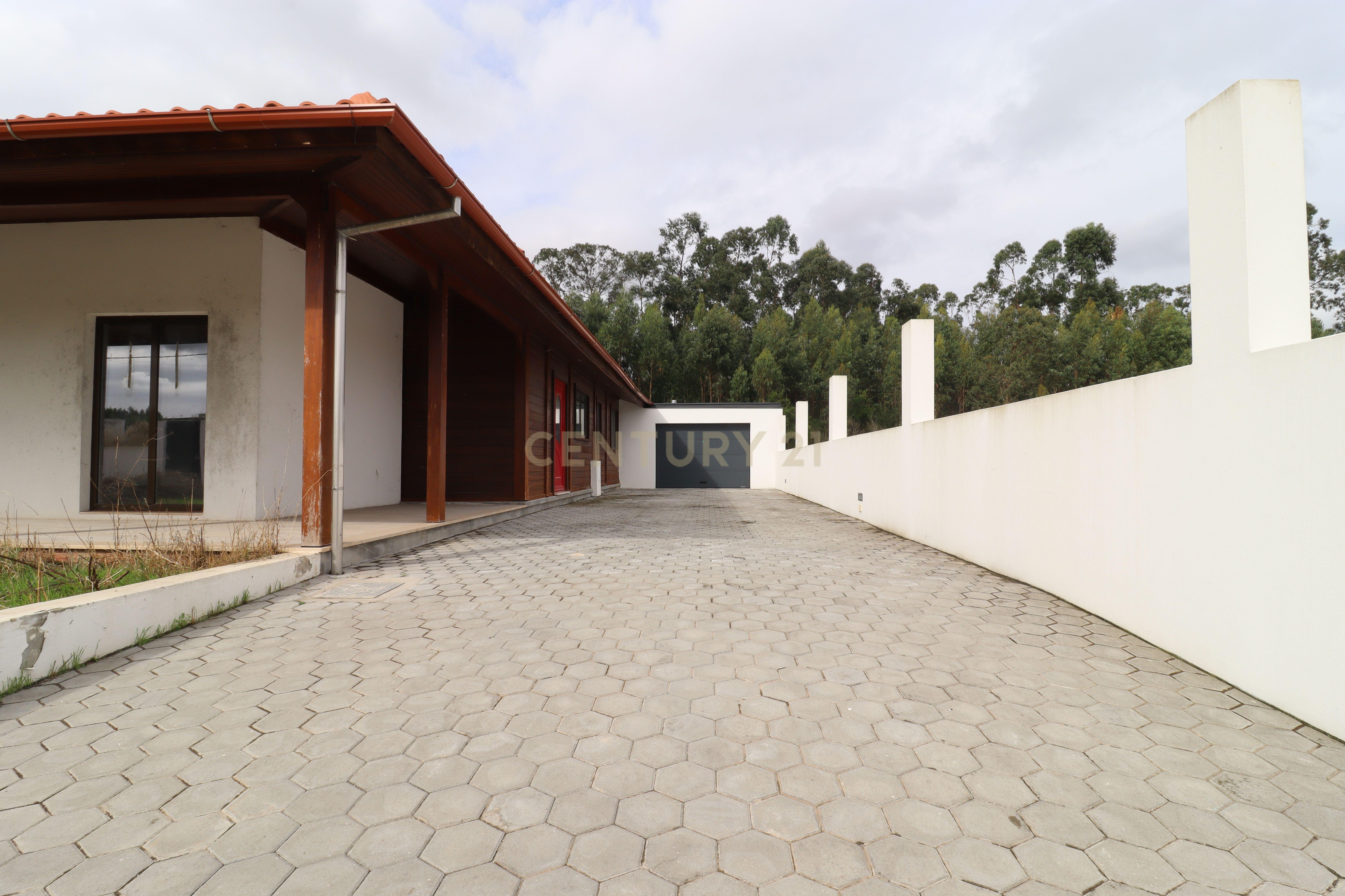 Moradia T4 + 1 térrea e isolada em Quintãs, Concelho de Aveiro - Image 33