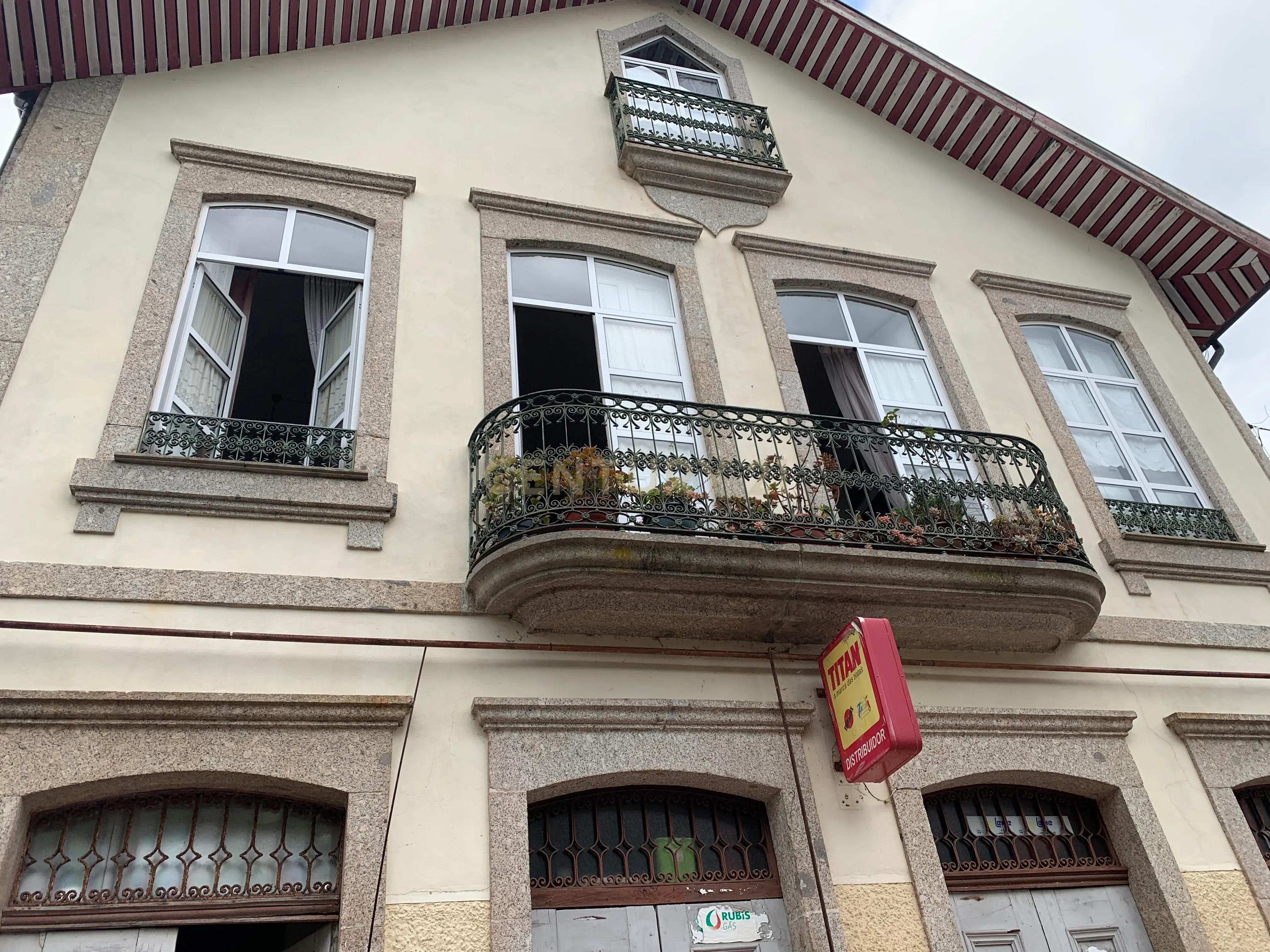 Moradia T5 em Bouro (Santa Maria), €437.500