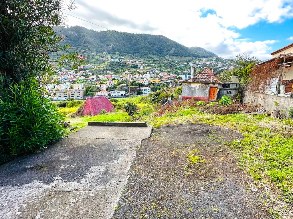 Terreno com moradia para recuperar no Poço Gil - Machico - Image 10