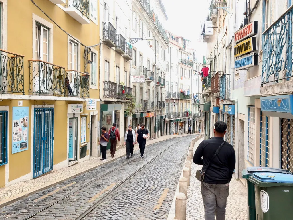 Arrendamento T1 com logradouro - Centro de Lisboa - Image 21
