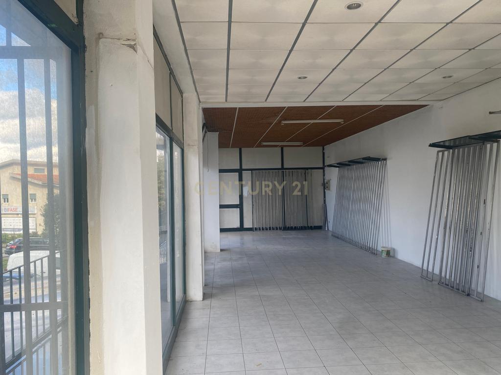 Loja em Paredes com Vista e Excelente Localização - Junto Estação Comboio - Image 5