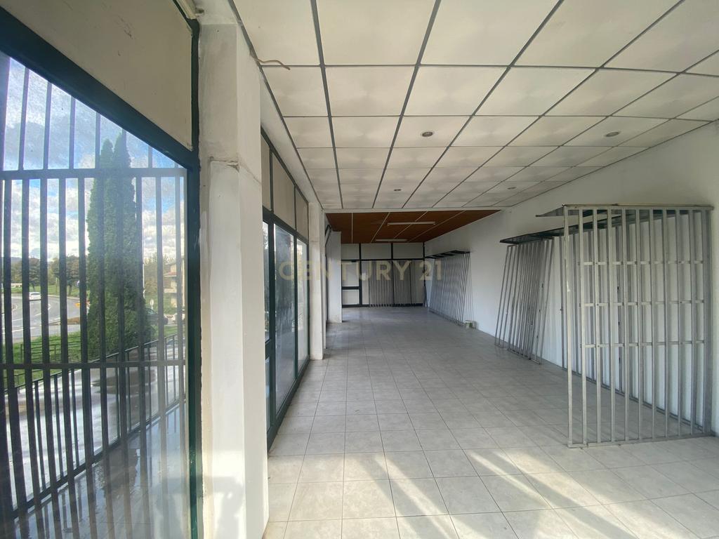 Loja em Paredes com Vista e Excelente Localização - Junto Estação Comboio - Image 12