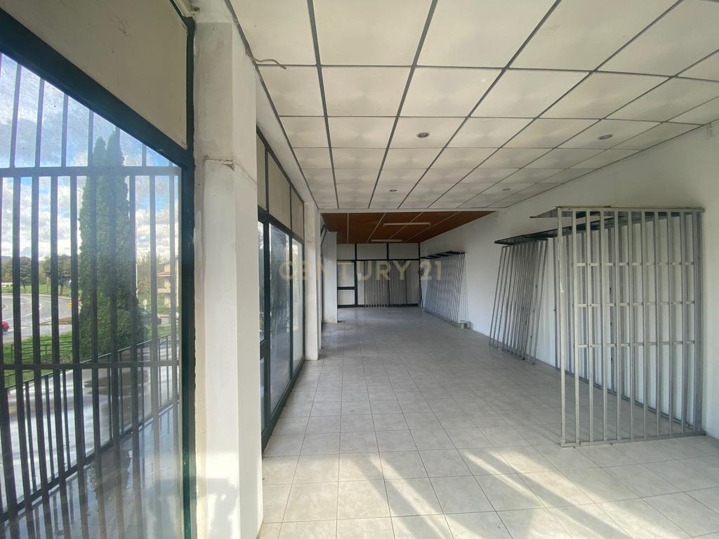 Loja em Paredes com Vista e Excelente Localização - Junto Estação Comboio - Image 11