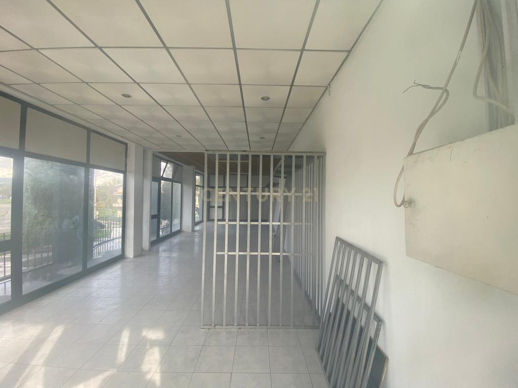 Loja em Paredes com Vista e Excelente Localização - Junto Estação Comboio - Image 9