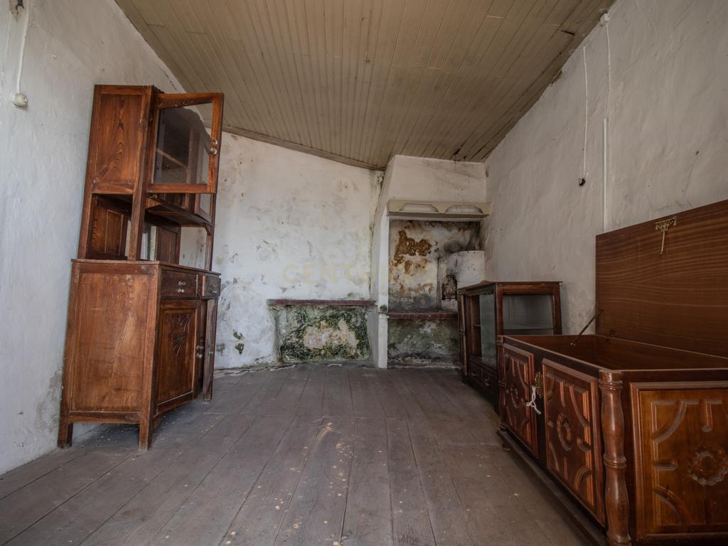 Casa para Recuperar em Montemor o Velho - 4 Quartos, 166m² - Image 35