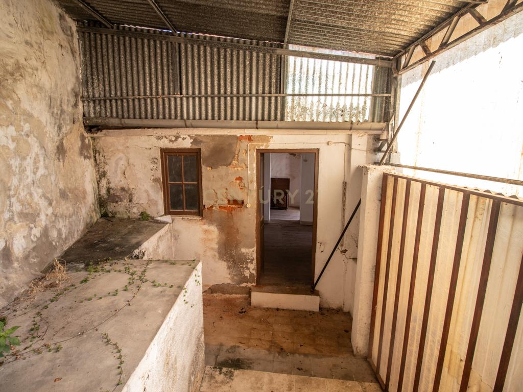 Casa para Recuperar em Montemor o Velho - 4 Quartos, 166m² - Image 46