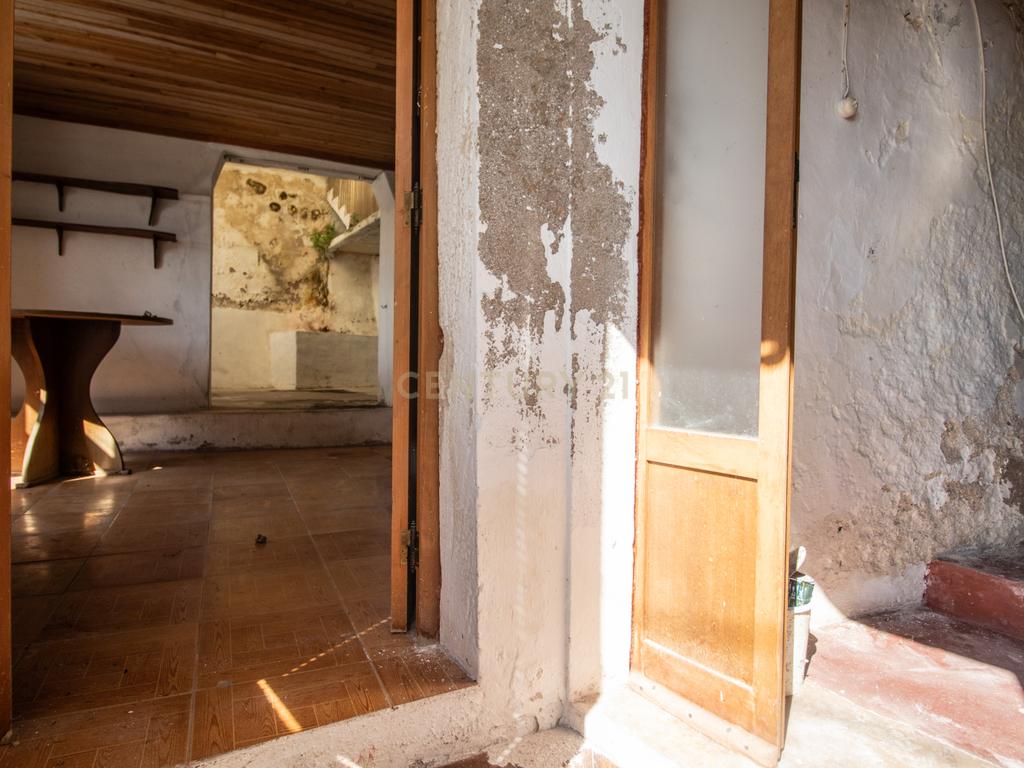 Casa para Recuperar em Montemor o Velho - 4 Quartos, 166m² - Image 45