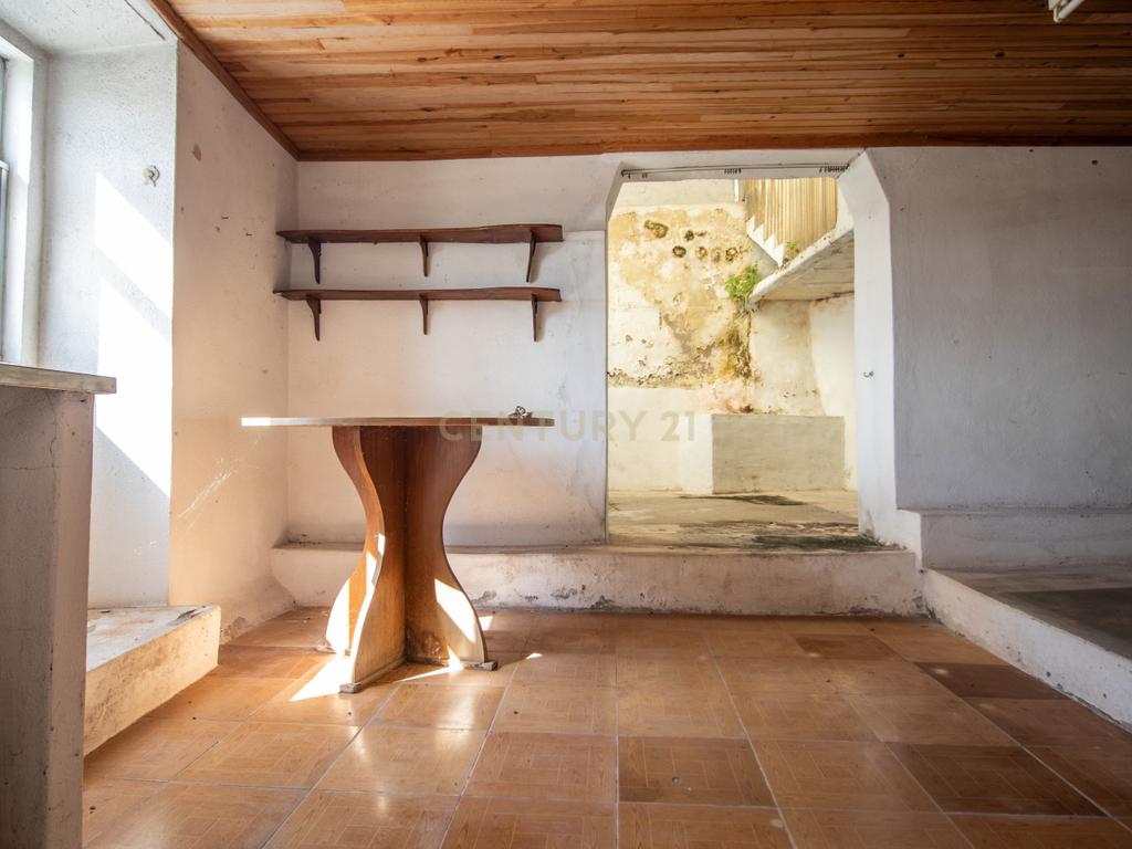 Casa para Recuperar em Montemor o Velho - 4 Quartos, 166m² - Image 48