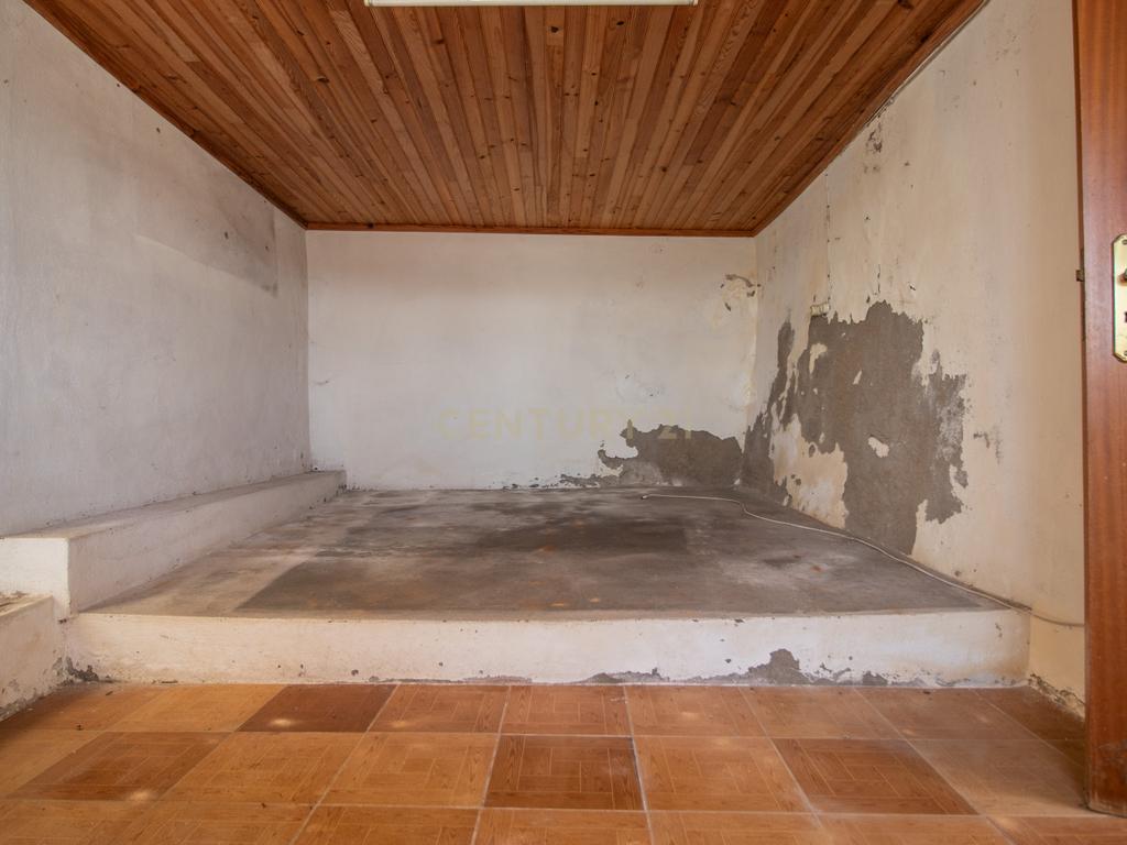 Casa para Recuperar em Montemor o Velho - 4 Quartos, 166m² - Image 49