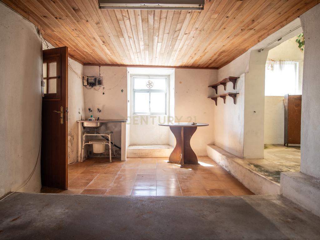 Casa para Recuperar em Montemor o Velho - 4 Quartos, 166m² - Image 51