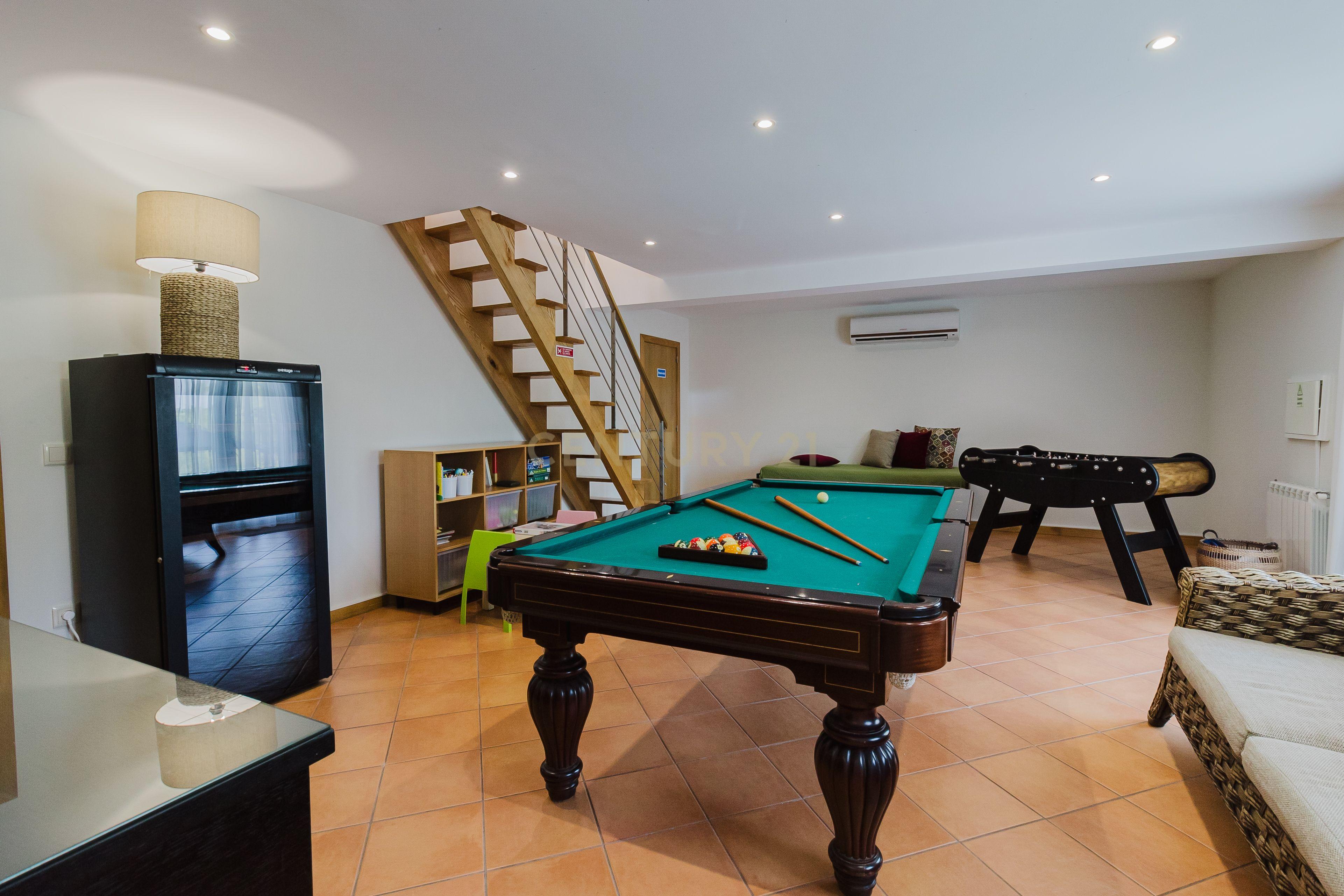 Casa Exuberante T4 com Piscina e Jacuzzi junto ao Rio na zona do Gerês - Image 18