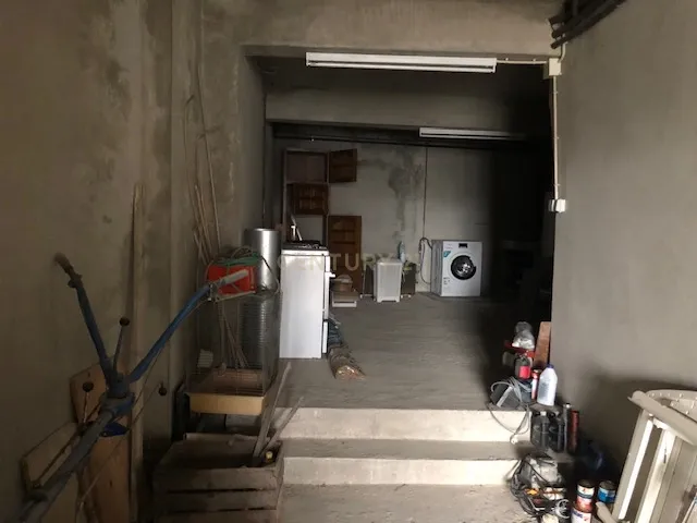 Moradia de três pisos com amplas divisões e excelente localização em Ranhados, Mêda. Para Venda - Image 17