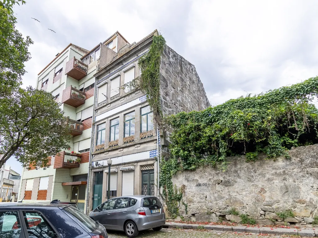 Prédio nas belas artes - Porto - Image 21