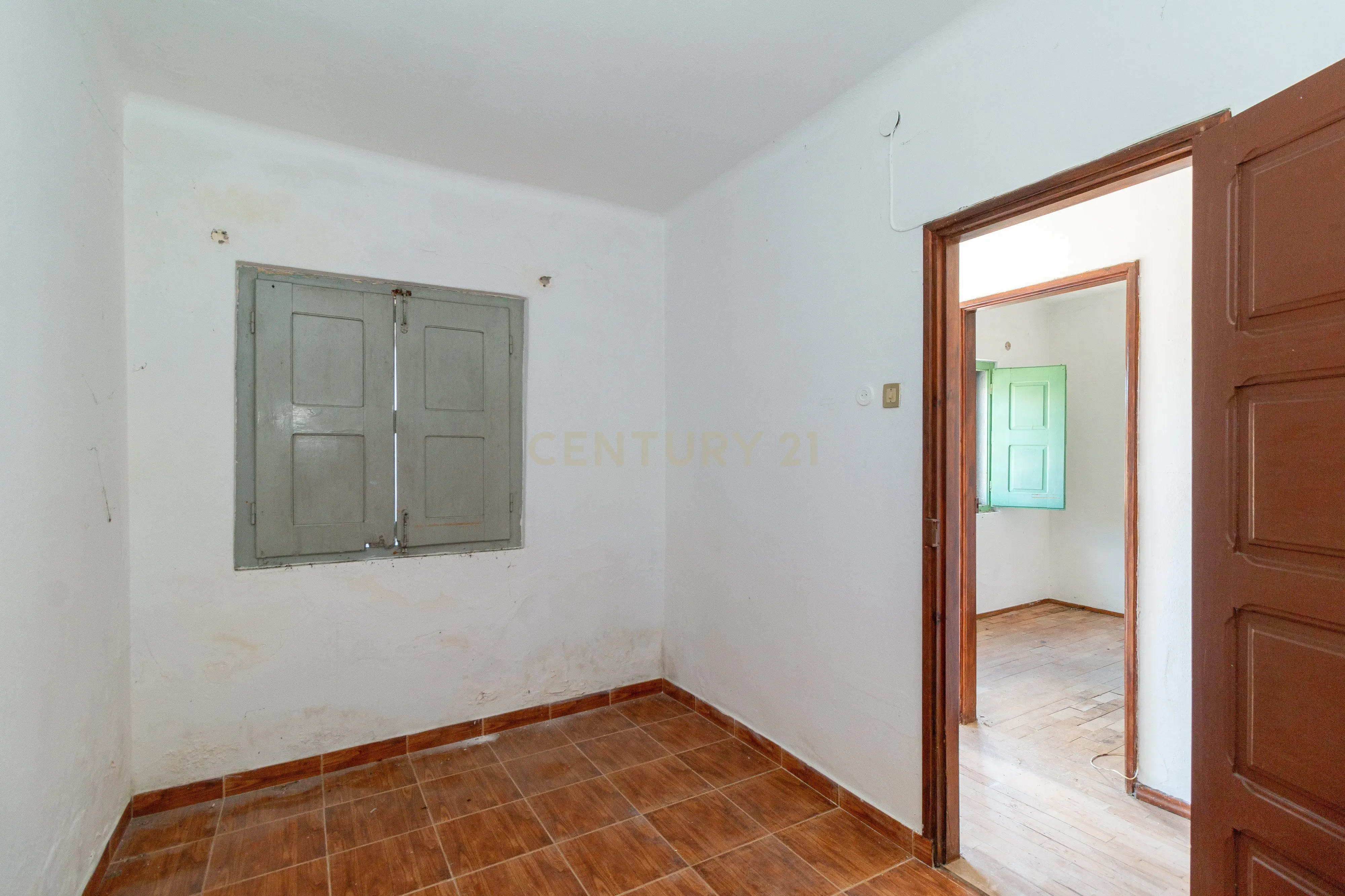 Moradia T2 Geminada com Terreno Urbano - Image 18
