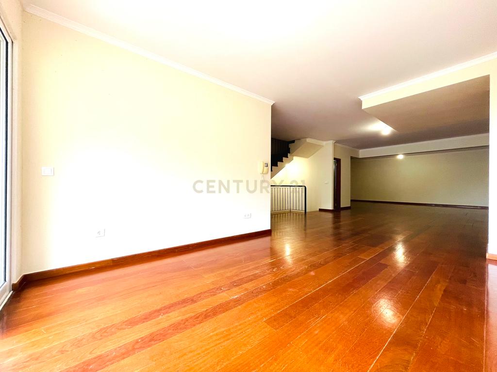 Moradia T3 Completamente renovada - São Pedro - Santa Cruz - Image 6