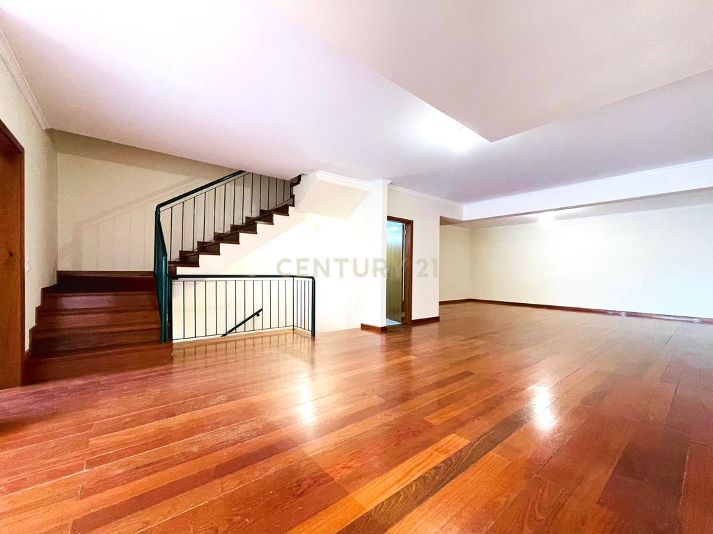 Moradia T3 Completamente renovada - São Pedro - Santa Cruz - Image 5
