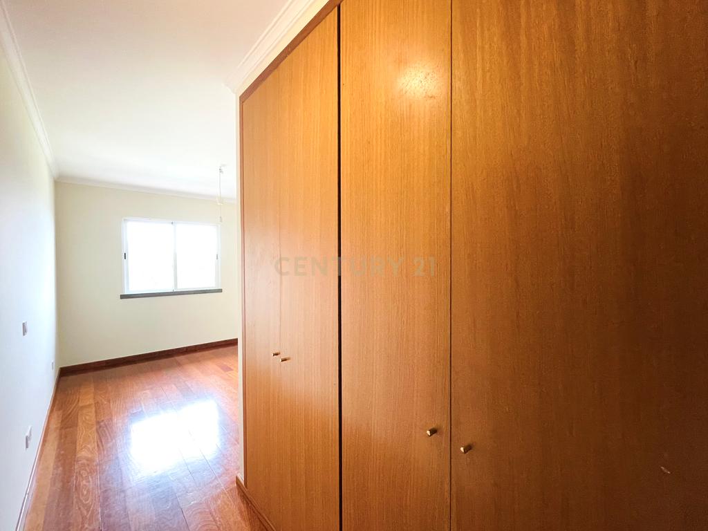 Moradia T3 Completamente renovada - São Pedro - Santa Cruz - Image 11