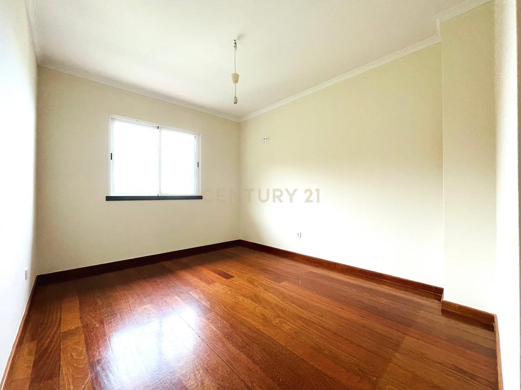 Moradia T3 Completamente renovada - São Pedro - Santa Cruz - Image 12