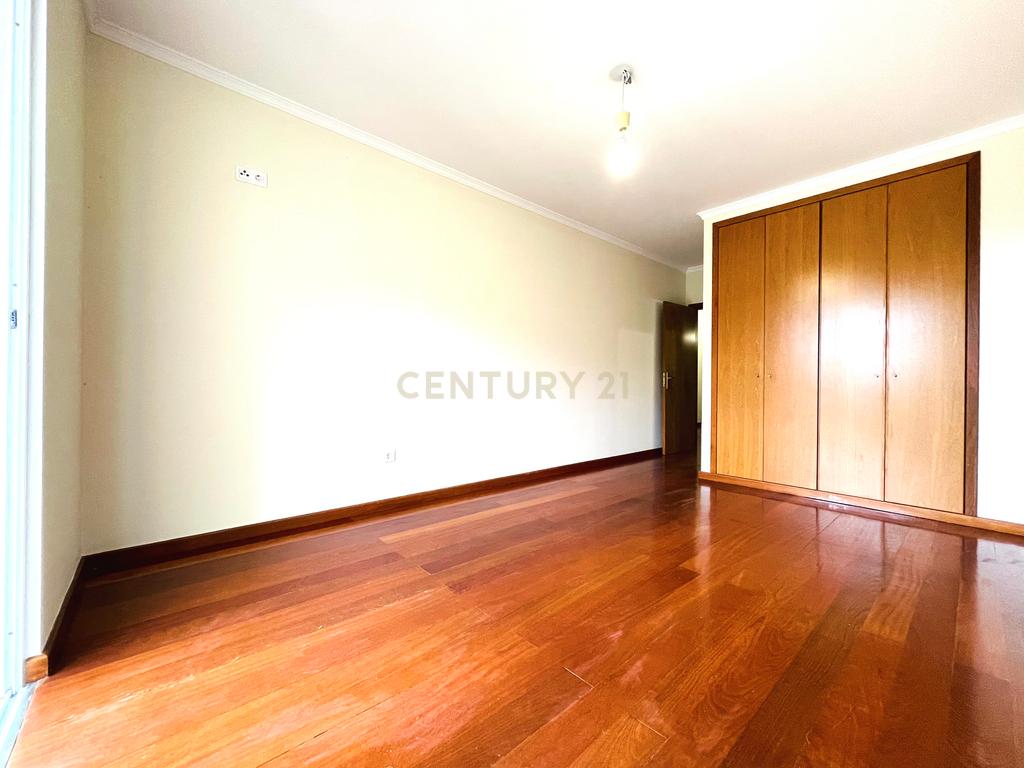 Moradia T3 Completamente renovada - São Pedro - Santa Cruz - Image 16