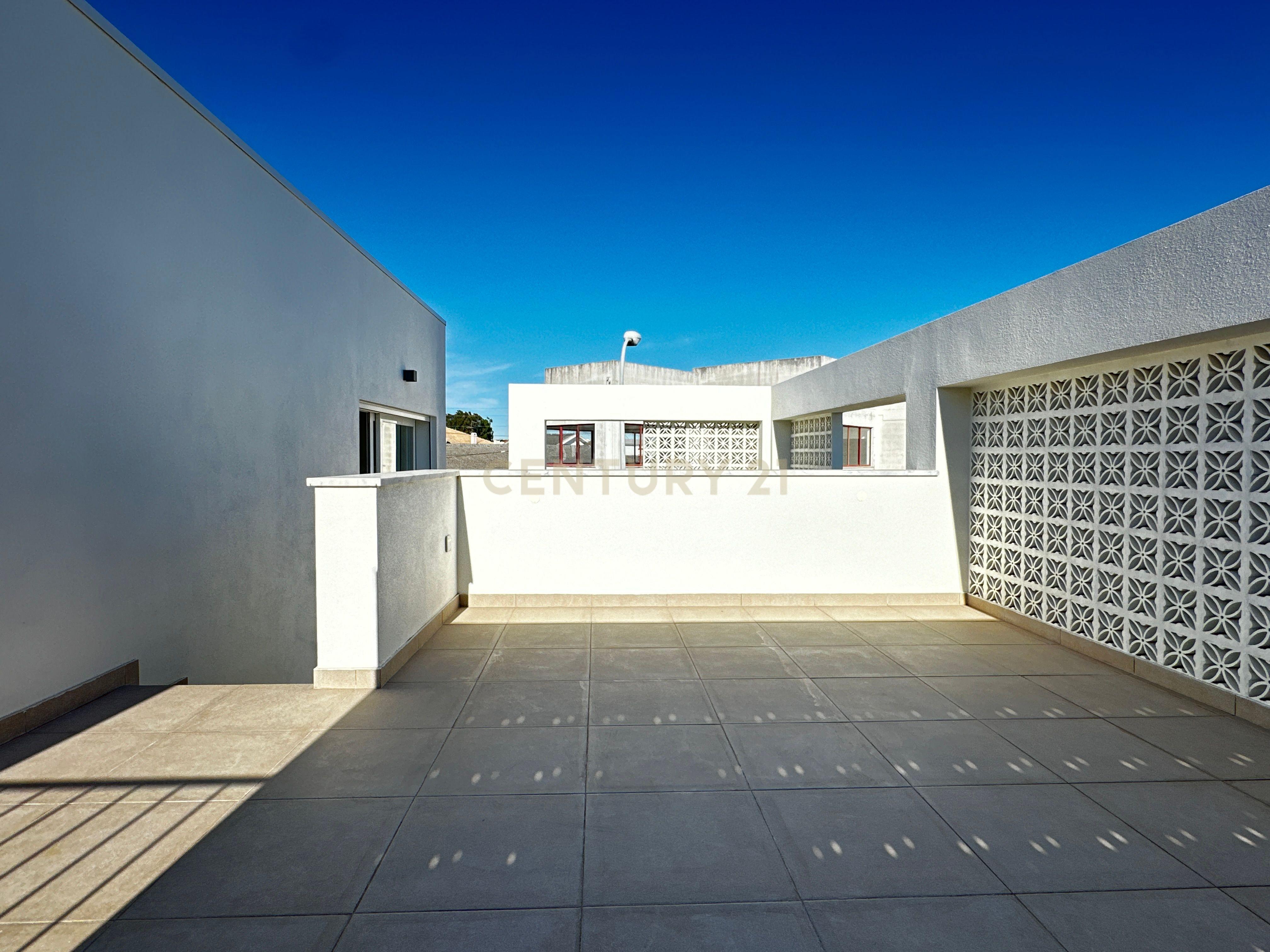 Moradia T4  na  Abrunheira a estrear- Aceita Permuta - Image 38