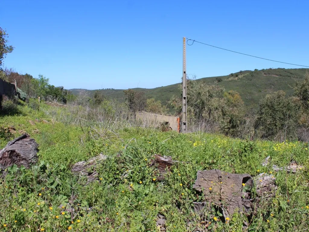 Moradia para restaurar em Alcaria de Cume ( Sta Catarina da Fonte do Bispo ) - Image 27