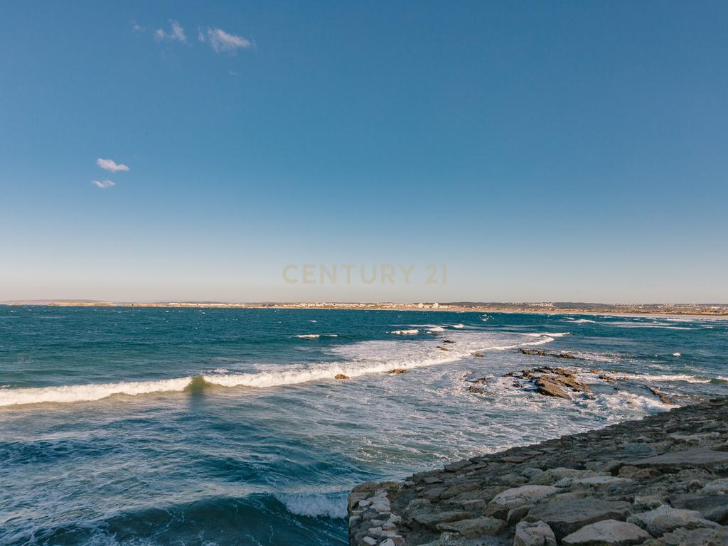 Moradia localizada dentro das muralhas de Peniche - Image 43