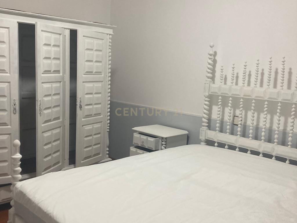 Apartamento T3 em Angra do Heroísmo para arrendamento - Image 1